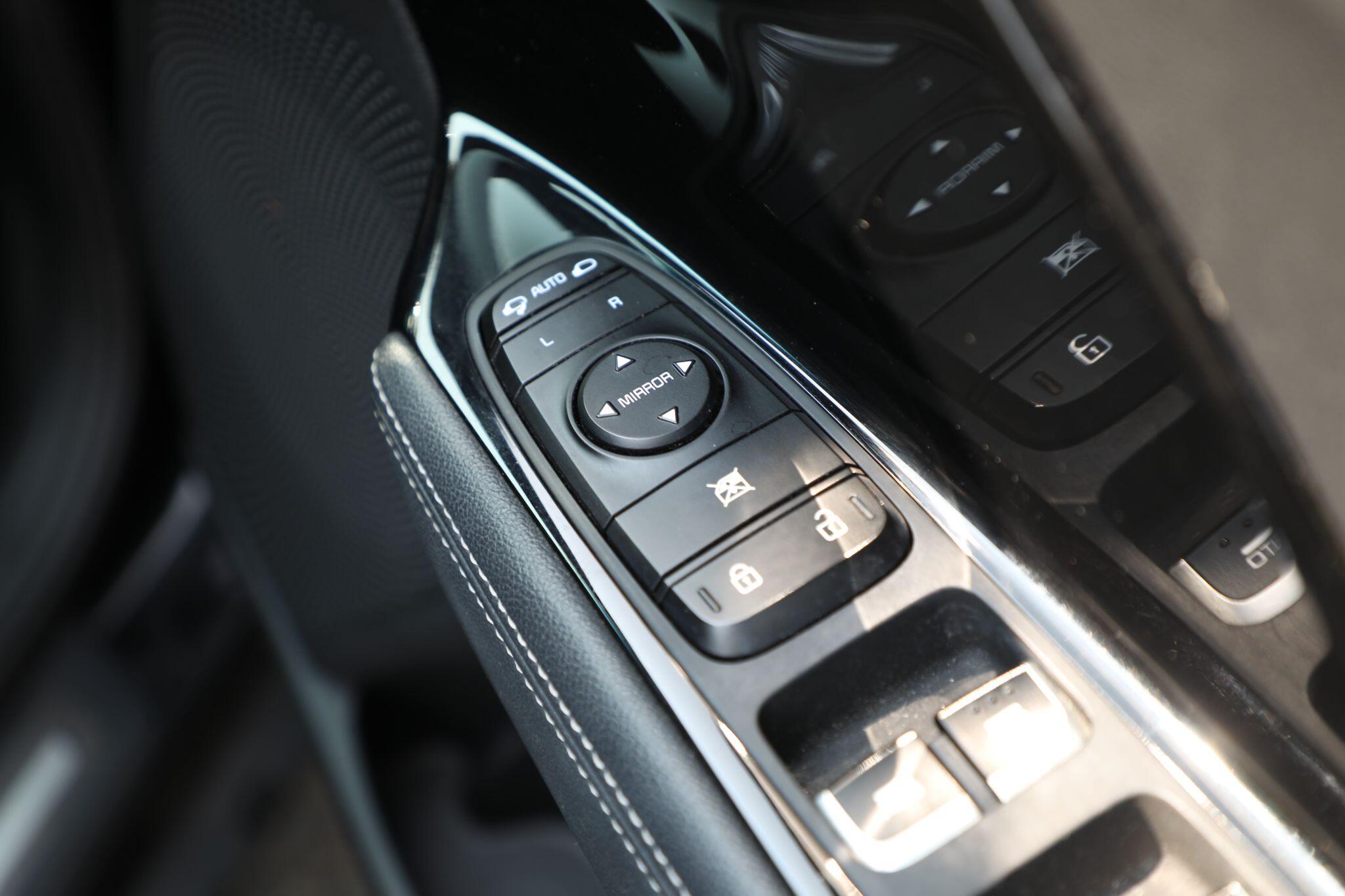 Large vehicle image